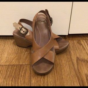 Dansko Wedge Sandals Sz 38